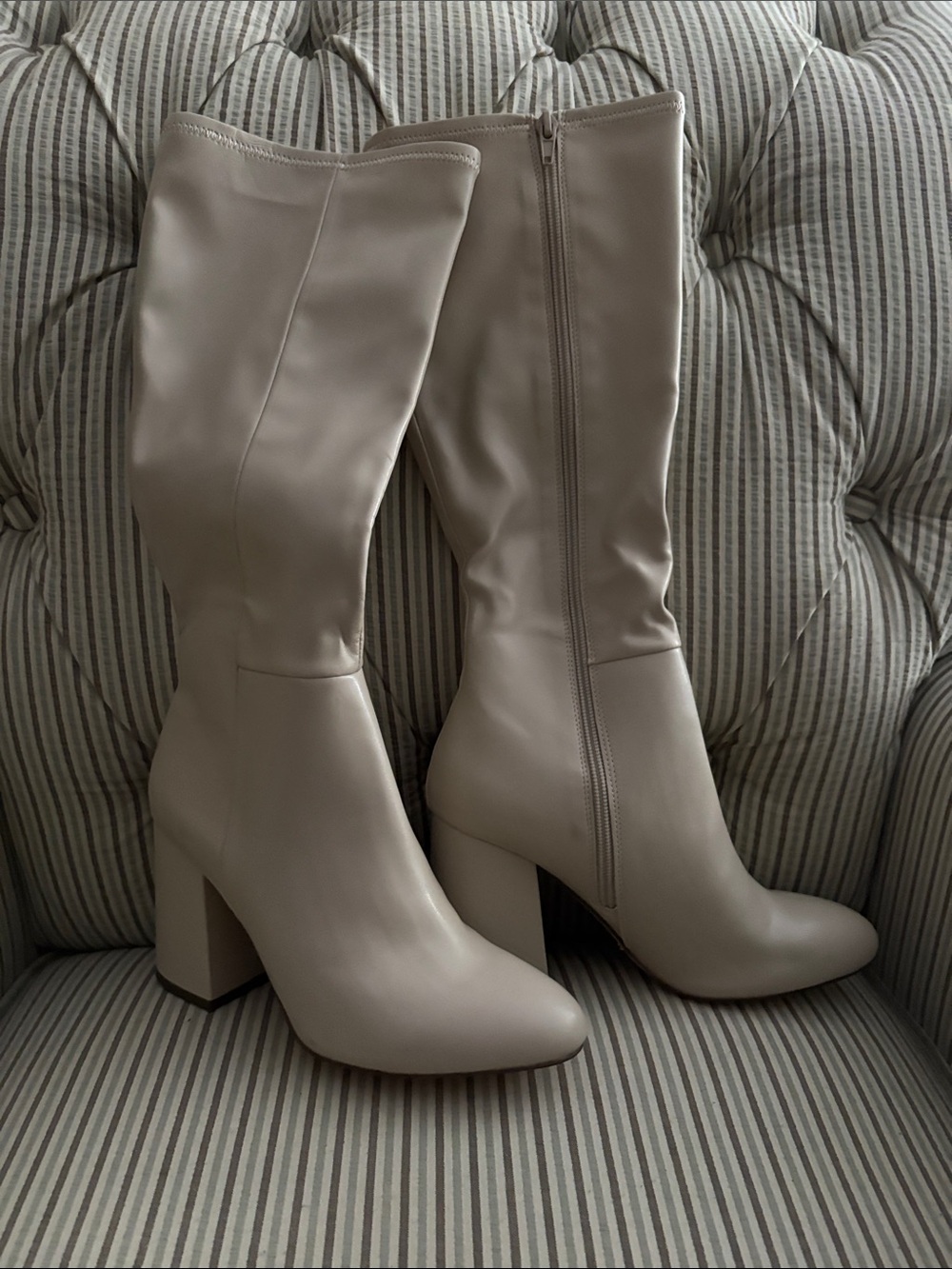 Women’s Knee-High Heeled Boots in cream